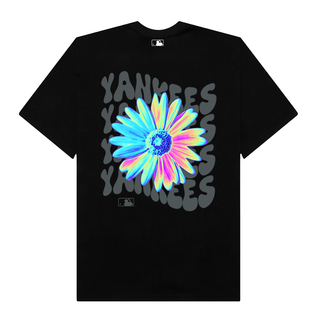 Áo Thun Oversize MLB Floral Hologram Flower Yankees